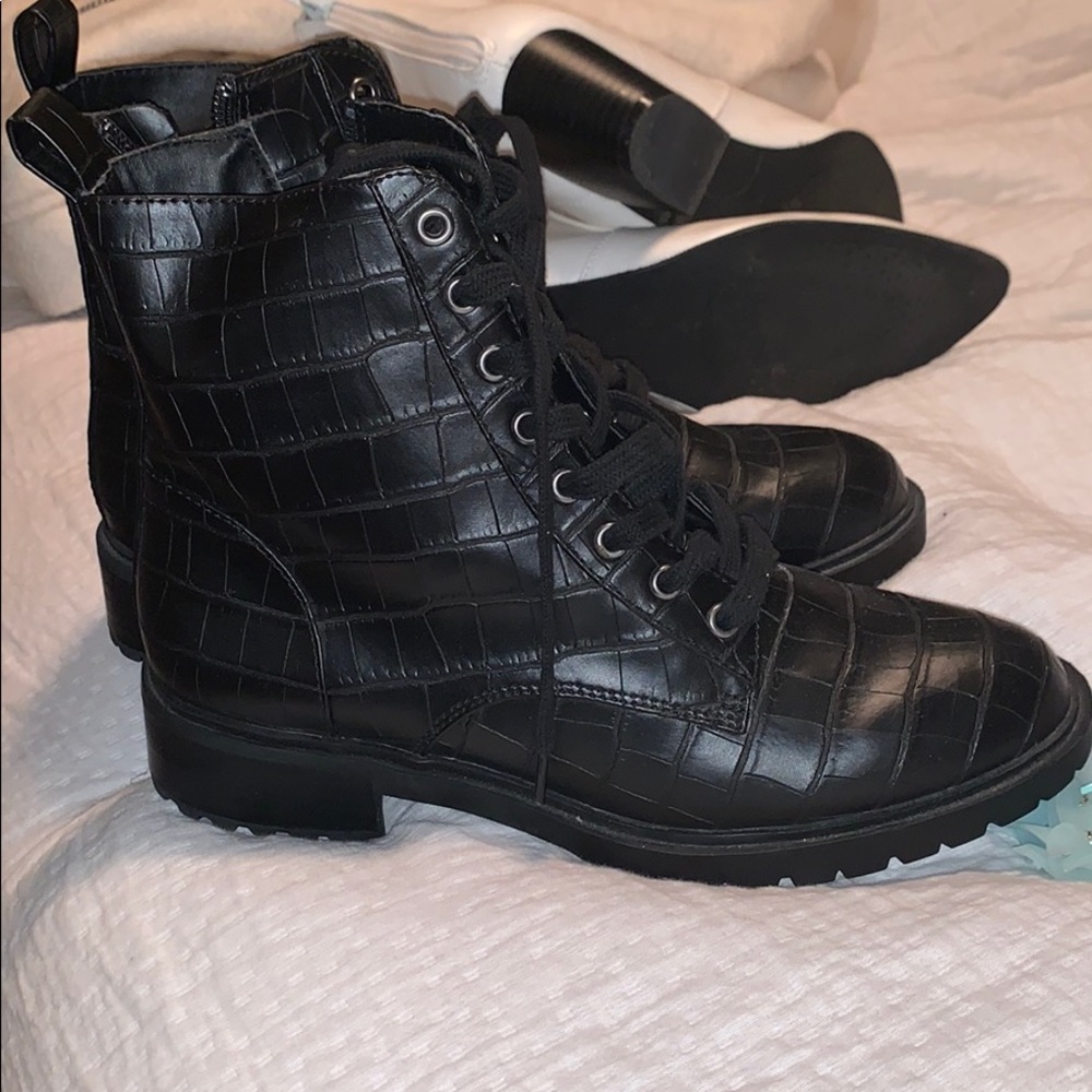 Steve Madden black boots